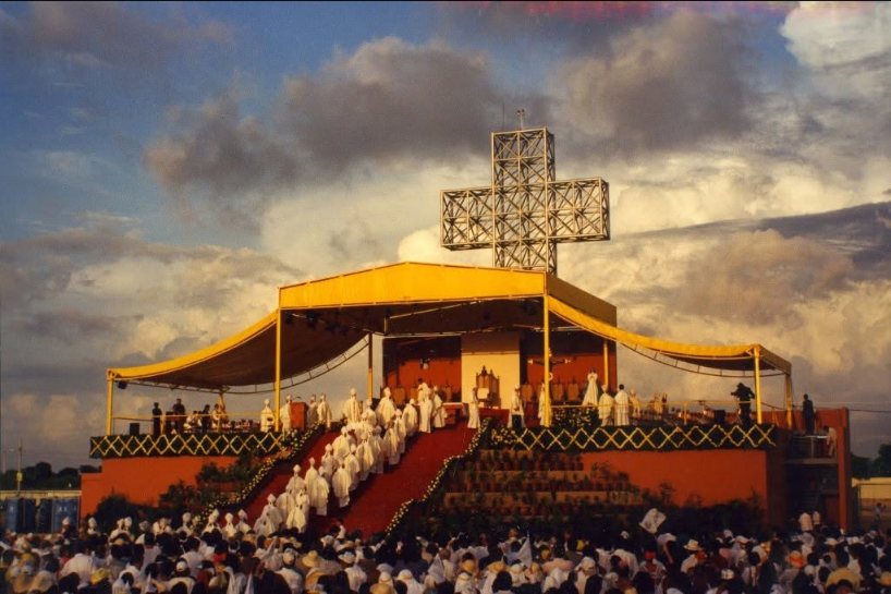 Misa de San Juan Pablo II en Mérida durante su visita de 1993